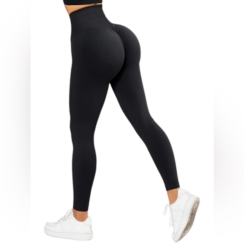 Amazon Seamless Scrunch Leggings in Black Size Small